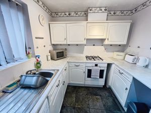 Kitchen- click for photo gallery